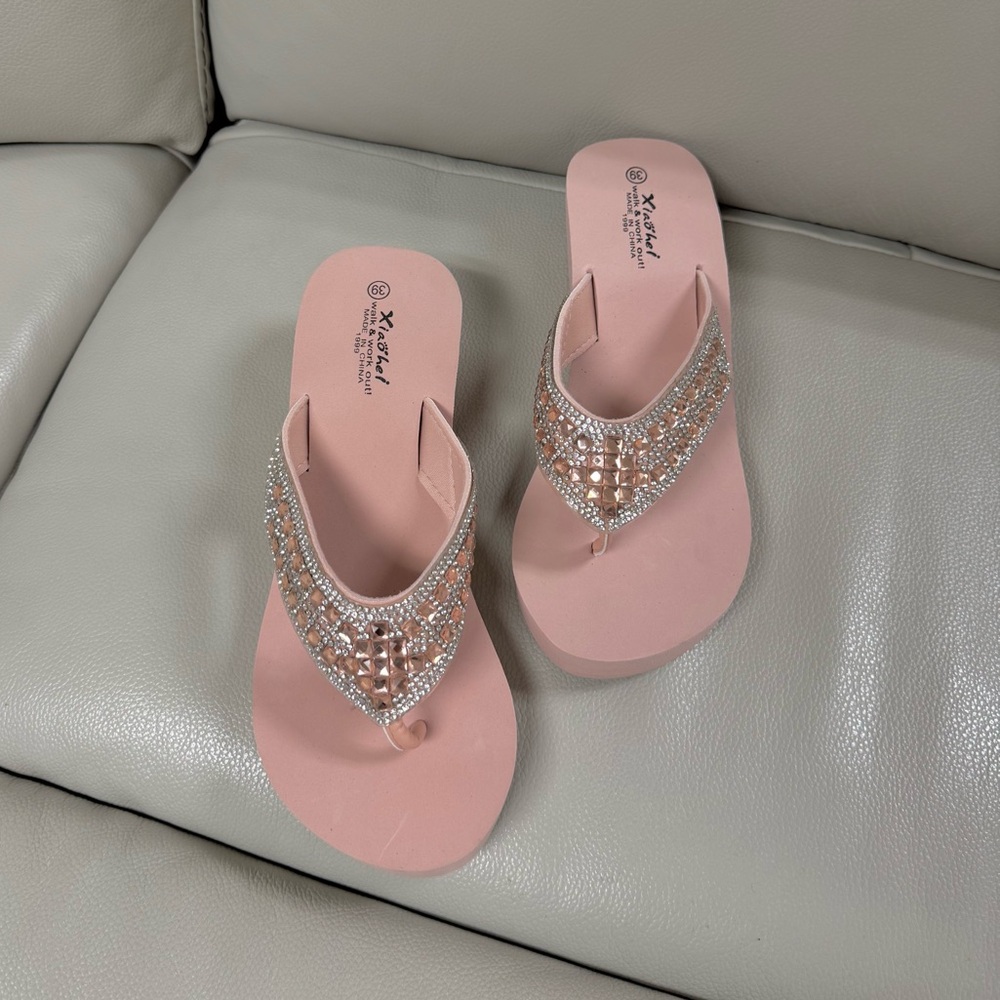 Elegant Pink Women's Flip Flop Sandals Rhinestone Embellishments - Size 8 Women